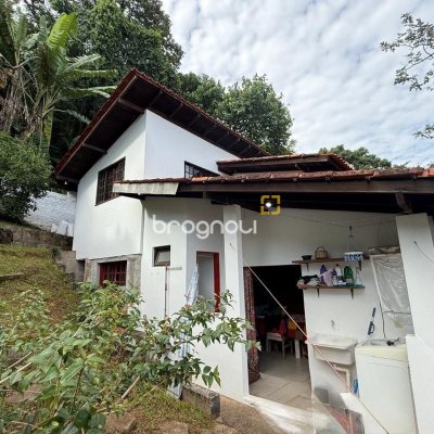 Casa com 154m², 2 quartos (sendo 1 suíte), 1 garagem, no bairro Ponta de Baixo em São José