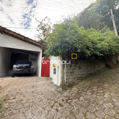 Casa com 154m², 2 quartos (sendo 1 suíte), 1 garagem, no bairro Ponta de Baixo em São José