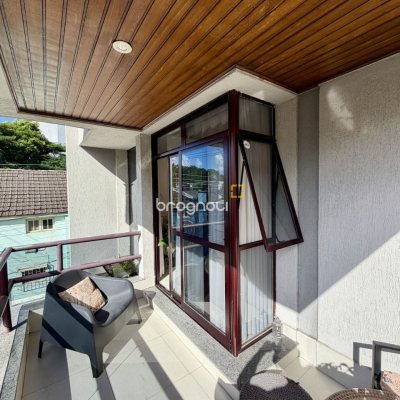 Apartamento com 130m², 4 quartos (sendo 2 suítes), 3 garagens, no bairro Agronômica em Florianópolis