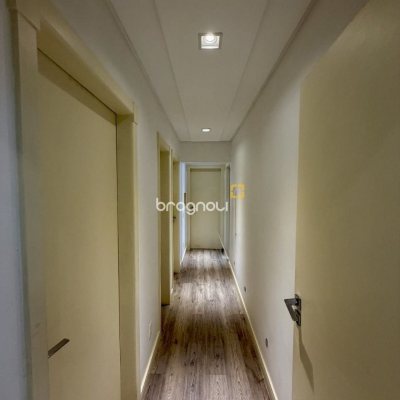 Apartamento com 130m², 4 quartos (sendo 2 suítes), 3 garagens, no bairro Agronômica em Florianópolis