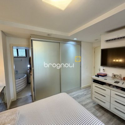 Apartamento com 130m², 4 quartos (sendo 2 suítes), 3 garagens, no bairro Agronômica em Florianópolis