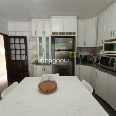 Casa com 139m², 3 quartos (sendo 1 suíte), 2 garagens, no bairro Jardim Atlântico em Florianópolis