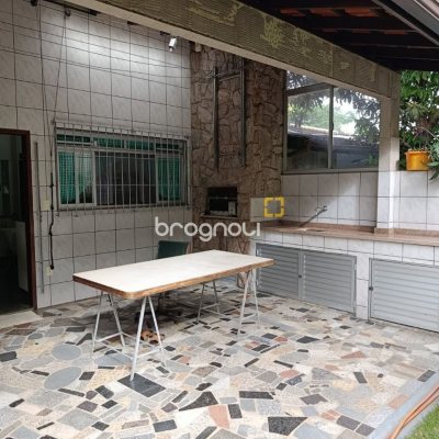 Casa com 139m², 3 quartos (sendo 1 suíte), 2 garagens, no bairro Jardim Atlântico em Florianópolis