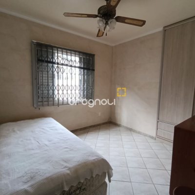 Casa com 139m², 3 quartos (sendo 1 suíte), 2 garagens, no bairro Jardim Atlântico em Florianópolis