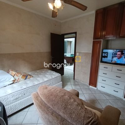 Casa com 139m², 3 quartos (sendo 1 suíte), 2 garagens, no bairro Jardim Atlântico em Florianópolis