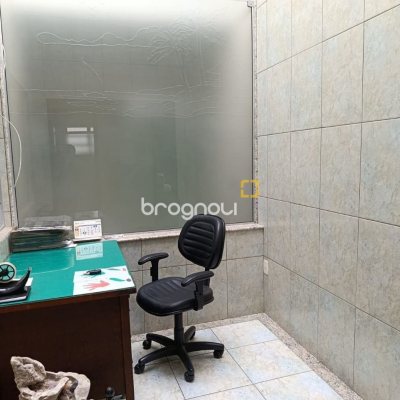Casa com 139m², 3 quartos (sendo 1 suíte), 2 garagens, no bairro Jardim Atlântico em Florianópolis