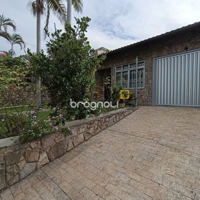 Casa com 139m², 3 quartos (sendo 1 suíte), 2 garagens, no bairro Jardim Atlântico em Florianópolis