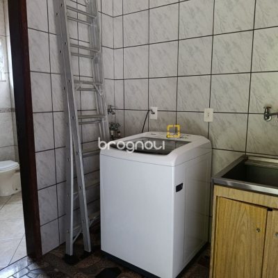 Casa com 139m², 3 quartos (sendo 1 suíte), 2 garagens, no bairro Jardim Atlântico em Florianópolis