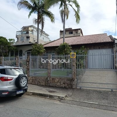 Casa com 139m², 3 quartos (sendo 1 suíte), 2 garagens, no bairro Jardim Atlântico em Florianópolis