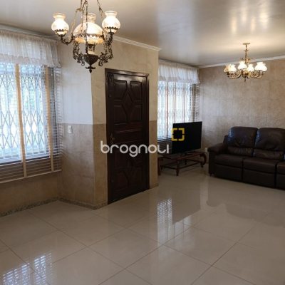 Casa com 139m², 3 quartos (sendo 1 suíte), 2 garagens, no bairro Jardim Atlântico em Florianópolis
