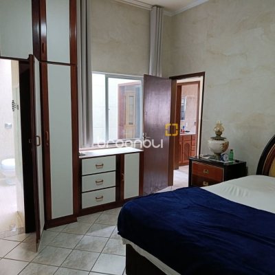 Casa com 139m², 3 quartos (sendo 1 suíte), 2 garagens, no bairro Jardim Atlântico em Florianópolis