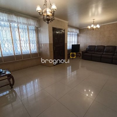 Casa com 139m², 3 quartos (sendo 1 suíte), 2 garagens, no bairro Jardim Atlântico em Florianópolis