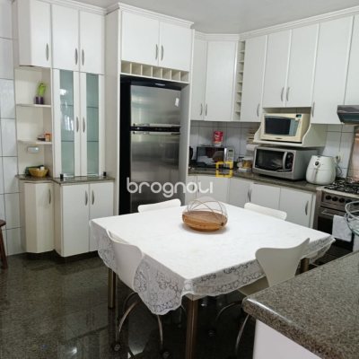 Casa com 139m², 3 quartos (sendo 1 suíte), 2 garagens, no bairro Jardim Atlântico em Florianópolis