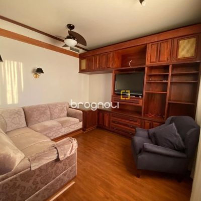 Apartamento com 283m², 3 quartos (sendo 2 suítes), 2 garagens, no bairro Beira Mar em Florianópolis