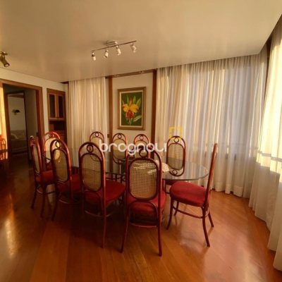 Apartamento com 283m², 3 quartos (sendo 2 suítes), 2 garagens, no bairro Beira Mar em Florianópolis