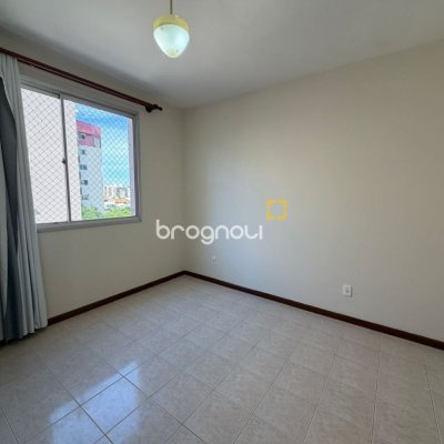 Apartamento com 96m², 3 quartos (sendo 1 suíte), 1 garagem, no bairro Capoeiras em Florianópolis