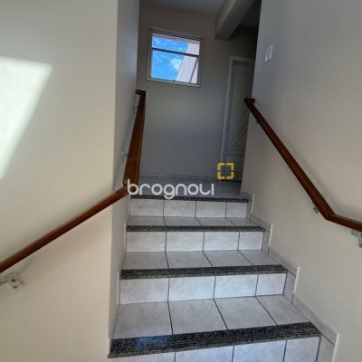 Apartamento com 96m², 3 quartos (sendo 1 suíte), 1 garagem, no bairro Capoeiras em Florianópolis