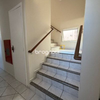 Apartamento com 96m², 3 quartos (sendo 1 suíte), 1 garagem, no bairro Capoeiras em Florianópolis