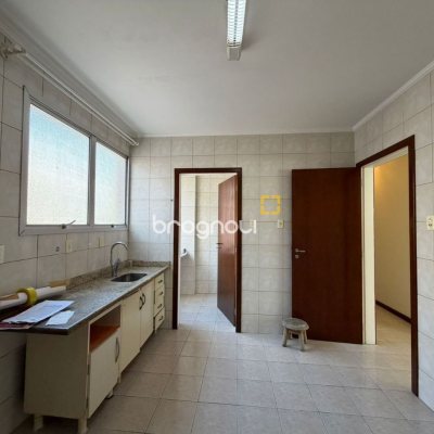 Apartamento com 96m², 3 quartos (sendo 1 suíte), 1 garagem, no bairro Capoeiras em Florianópolis