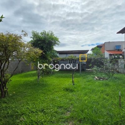 Terreno com 360m², no bairro Carianos em Florianópolis