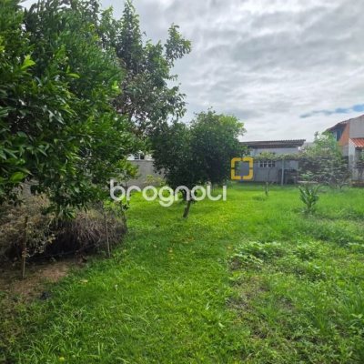 Terreno com 360m², no bairro Carianos em Florianópolis