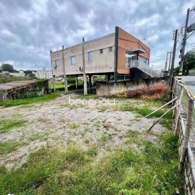 Terreno com 294m², no bairro Areias em São José