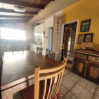 Terreno com 555m², no bairro Coqueiros em Florianópolis
