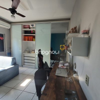Terreno com 555m², no bairro Coqueiros em Florianópolis