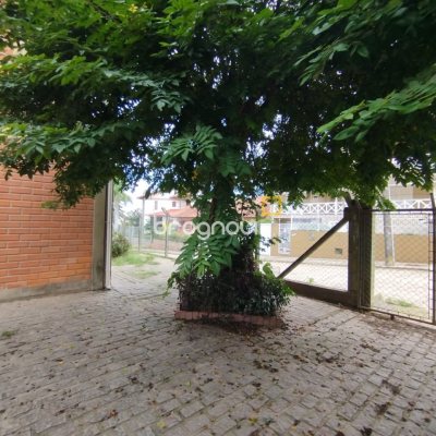Terreno com 555m², no bairro Coqueiros em Florianópolis