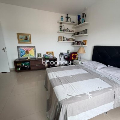 Casa com 241m², 5 quartos (sendo 2 suítes), 4 garagens, no bairro Bom Abrigo em Florianópolis