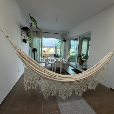 Casa com 241m², 5 quartos (sendo 2 suítes), 4 garagens, no bairro Bom Abrigo em Florianópolis
