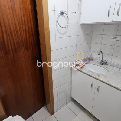Sala com 32m², no bairro Centro em Florianópolis