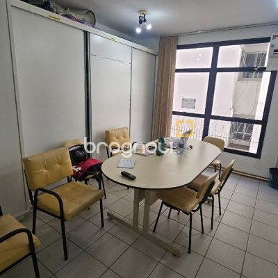 Sala com 32m², no bairro Centro em Florianópolis