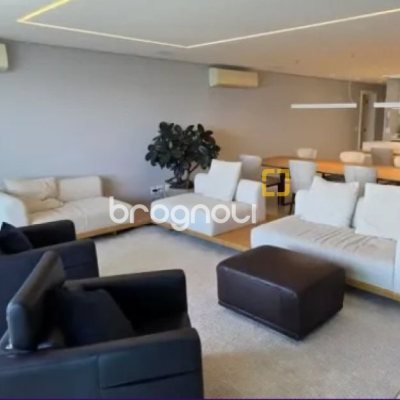 Apartamento com 280m², 4 quartos (sendo 4 suítes), 4 garagens, no bairro Canasvieiras em Florianópolis