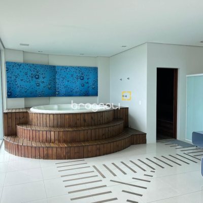 Apartamento com 280m², 4 quartos (sendo 4 suítes), 4 garagens, no bairro Canasvieiras em Florianópolis