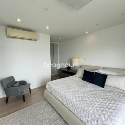 Apartamento com 280m², 4 quartos (sendo 4 suítes), 4 garagens, no bairro Canasvieiras em Florianópolis
