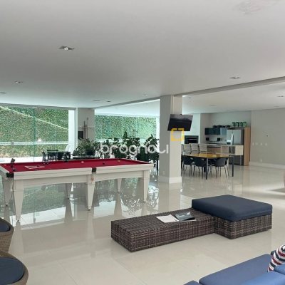 Apartamento com 280m², 4 quartos (sendo 4 suítes), 4 garagens, no bairro Canasvieiras em Florianópolis