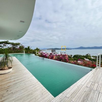 Apartamento com 280m², 4 quartos (sendo 4 suítes), 4 garagens, no bairro Canasvieiras em Florianópolis
