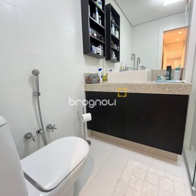 Apartamento com 280m², 4 quartos (sendo 4 suítes), 4 garagens, no bairro Canasvieiras em Florianópolis