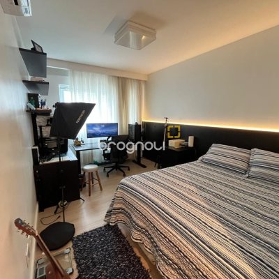 Apartamento com 280m², 4 quartos (sendo 4 suítes), 4 garagens, no bairro Canasvieiras em Florianópolis