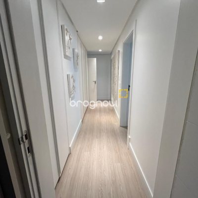Apartamento com 280m², 4 quartos (sendo 4 suítes), 4 garagens, no bairro Canasvieiras em Florianópolis