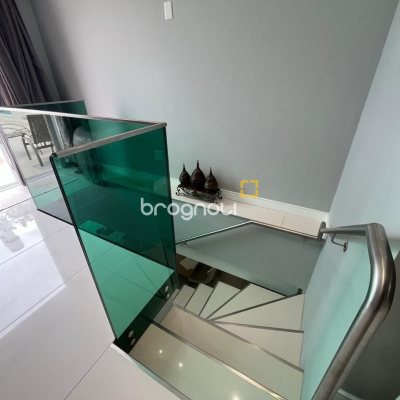 Apartamento com 280m², 4 quartos (sendo 4 suítes), 4 garagens, no bairro Canasvieiras em Florianópolis