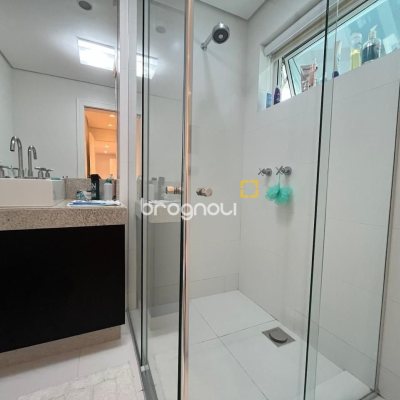 Apartamento com 280m², 4 quartos (sendo 4 suítes), 4 garagens, no bairro Canasvieiras em Florianópolis
