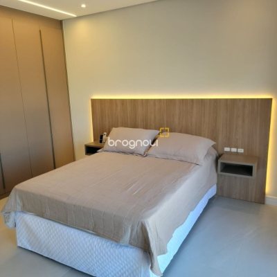 Casa com 217m², 3 quartos (sendo 3 suítes), 2 garagens, no bairro Cachoeira do Bom Jesus em Florianópolis