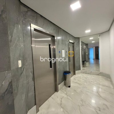 Apartamento com 146m², 4 quartos (sendo 1 suíte), 2 garagens, no bairro Centro em Florianópolis