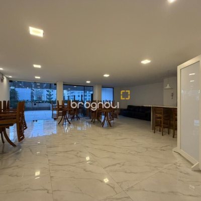 Apartamento com 146m², 4 quartos (sendo 1 suíte), 2 garagens, no bairro Centro em Florianópolis