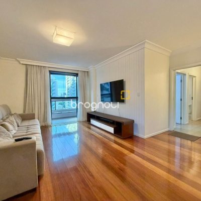 Apartamento com 146m², 4 quartos (sendo 1 suíte), 2 garagens, no bairro Centro em Florianópolis