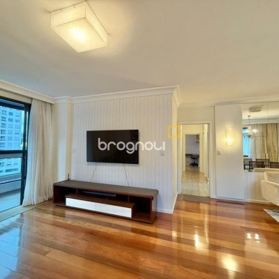 Apartamento com 146m², 4 quartos (sendo 1 suíte), 2 garagens, no bairro Centro em Florianópolis