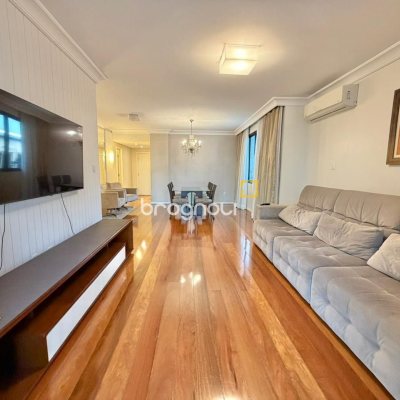 Apartamento com 146m², 4 quartos (sendo 1 suíte), 2 garagens, no bairro Centro em Florianópolis