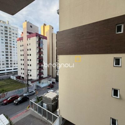 Apartamento com 146m², 4 quartos (sendo 1 suíte), 2 garagens, no bairro Centro em Florianópolis